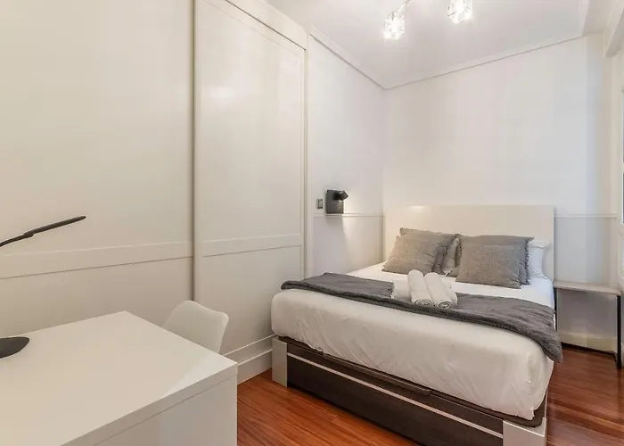 La Alameda De Indautxu 아파트 *